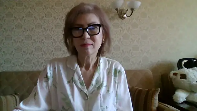 Snapshot of Elegant00Lady chatting on May 2026 07:03:01 AM Elegant00Lady online show from May 2026 07:03:01 AM