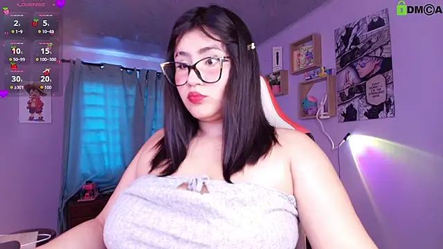 Snapshot of juli_juliana chatting on May 2026 04:00:01 PM juli juliana online show from May 2026 04:00:01 PM