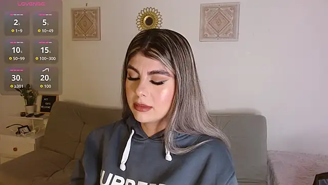 Abigail 29 online show from October 2025 12:15:01 PM