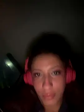 LunitaDollz online show from November 2025 04:09:02 PM