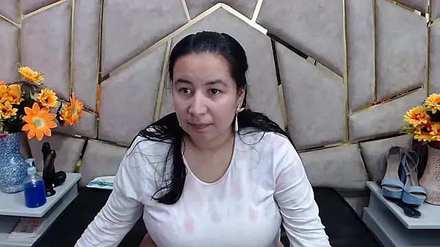 NaomyPrinces online show from January 2025 01:52:01 PM