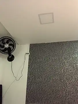 Larabrooks online show from November 2025 07:26:01 PM