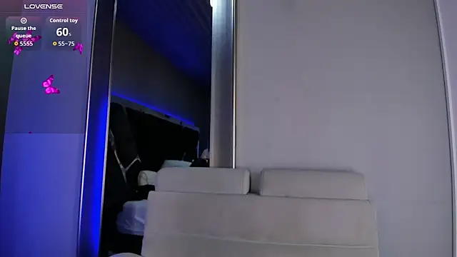 Larabrooks online show from March 2026 07:27:01 PM