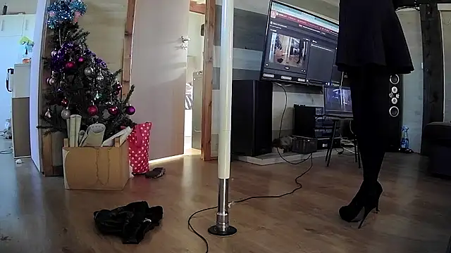 FLakiReve online show from December 2025 02:56:01 PM