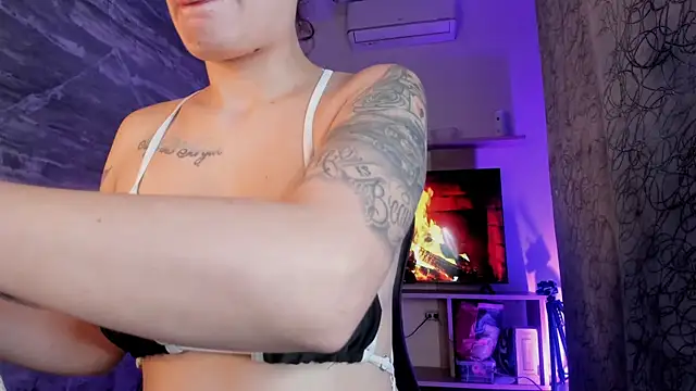 Melany Luv online show from March 2026 10:20:01 PM