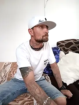 Snapshot of Diabel86 chatting on September 2025 04:51:02 PM Diabel86 online show from September 2025 04:51:02 PM