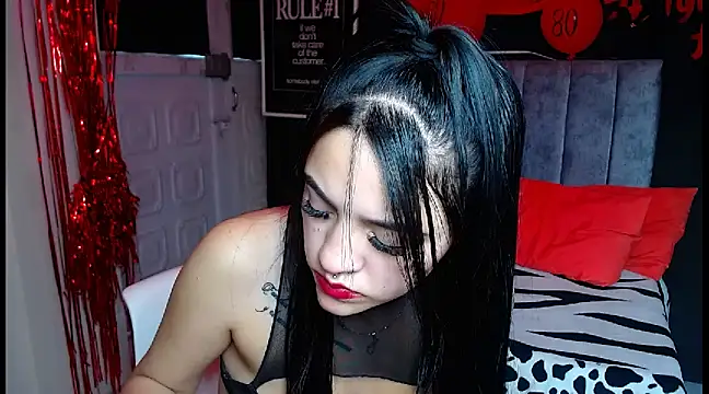 Violettasquirt online show from March 2025 06:41:02 PM