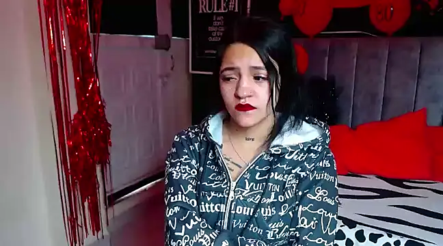 Violettasquirt online show from March 2025 07:06:02 PM