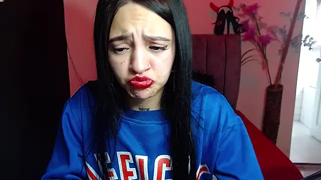 Violettasquirt online show from September 2025 01:45:01 PM