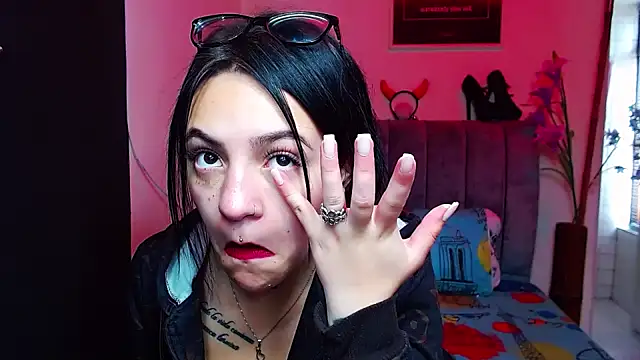 Violettasquirt online show from October 2025 01:20:01 PM