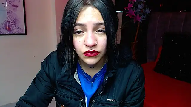 Violettasquirt online show from November 2025 01:21:02 PM