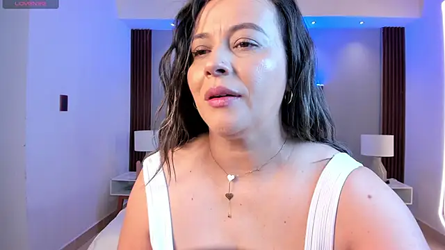 Susann Ross online show from October 2025 10:45:01 AM