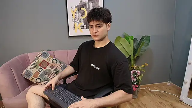 Snapshot of Mark_Evans1_ chatting on January 2025 02:32:01 PM Mark Evans1  online show from January 2025 02:32:01 PM