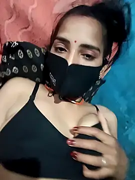 Snapshot of Poojashrma33 chatting on February 2025 06:19:01 PM Poojashrma33 online show from February 2025 06:19:01 PM