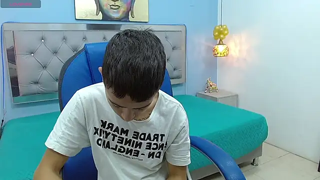 Xavii18 online show from January 2025 12:16:01 PM