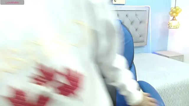 Xavii18 online show from February 2025 12:37:02 PM