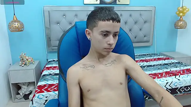 Xavii18 online show from February 2025 01:19:02 PM