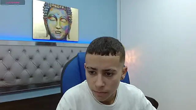 Xavii18 online show from February 2025 01:07:01 PM