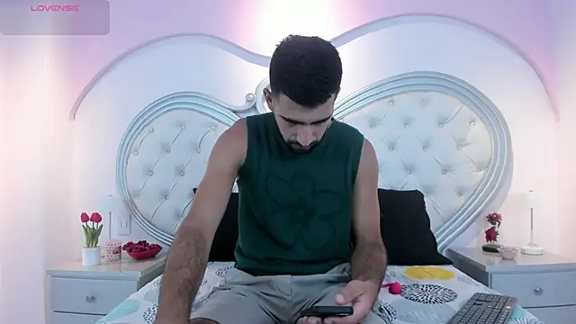 Ethan  Walker online show from April 2026 01:37:01 PM