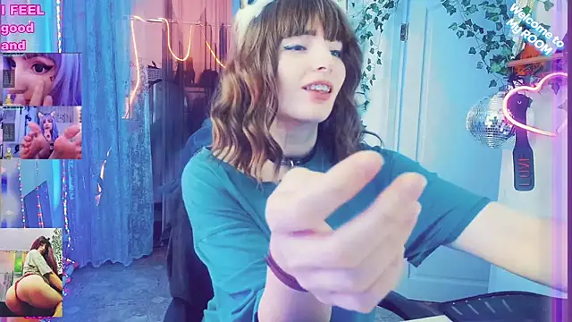 Snapshot of Toxic_Ellies chatting on December 2024 07:33:02 AM Toxic Ellies online show from December 2024 07:33:02 AM