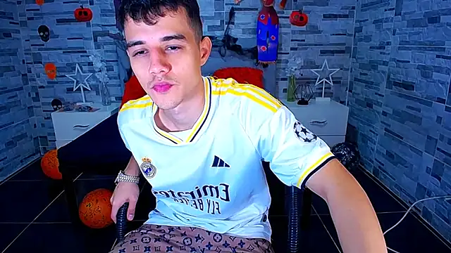 ADAM HOT online show from October 2025 08:54:02 PM