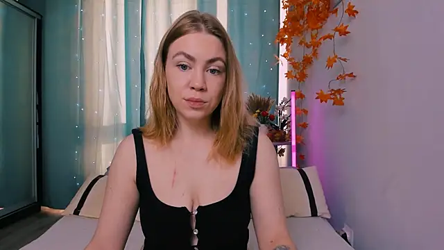 InsatiableFoxX online show from September 2025 05:56:01 AM