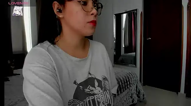 HARLEYNAPIER online show from February 2025 07:41:01 PM