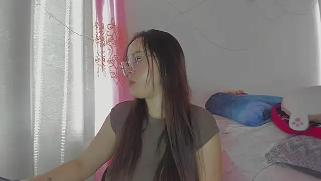 Snapshot of HARLEYNAPIER chatting on May 2026 09:05:02 PM HARLEYNAPIER online show from May 2026 09:05:02 PM