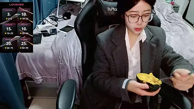 Angelababy001 online show from January 2025 07:42:01 PM