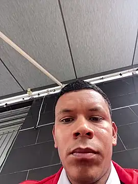 Snapshot of Onel9701 chatting on May 2026 01:52:02 PM Onel9701 online show from May 2026 01:52:02 PM