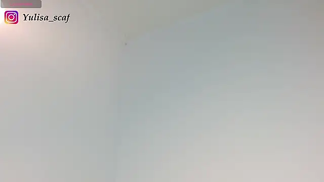 yulissa18 online show from June 2026 05:52:01 PM