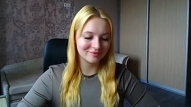 Snapshot of Milka_kiss_ chatting on June 2026 09:57:02 AM Milka kiss online show from June 2026 09:57:02 AM
