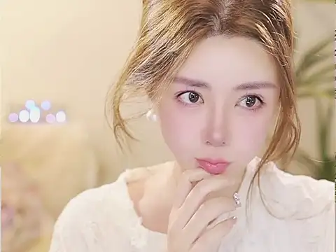 Snapshot of Qiaoqiao_ chatting on June 2026 05:26:01 PM Qiaoqiao online show from June 2026 05:26:01 PM