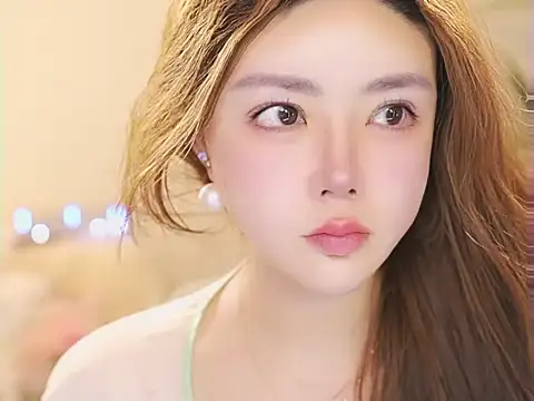 Snapshot of Qiaoqiao_ chatting on August 2026 04:05:02 PM Qiaoqiao online show from August 2026 04:05:02 PM