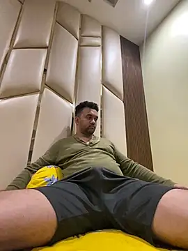 Snapshot of BengaliBabu_Rohan chatting on February 2025 05:40:02 PM BengaliBabu Rohan online show from February 2025 05:40:02 PM