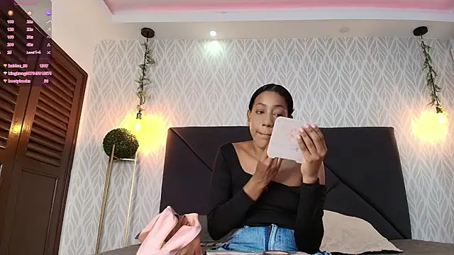 flavia cruz online show from November 2025 07:36:03 PM