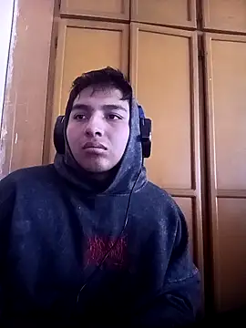 Snapshot of LoganFinds chatting on October 2025 04:20:02 PM LoganFinds online show from October 2025 04:20:02 PM