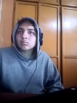 Snapshot of LoganFinds chatting on November 2025 02:17:02 PM LoganFinds online show from November 2025 02:17:02 PM