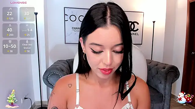 Snapshot of zoee_jackson chatting on December 2024 09:52:01 PM zoee jackson online show from December 2024 09:52:01 PM