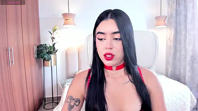 Snapshot of zoee_jackson chatting on January 2025 06:52:01 PM zoee jackson online show from January 2025 06:52:01 PM
