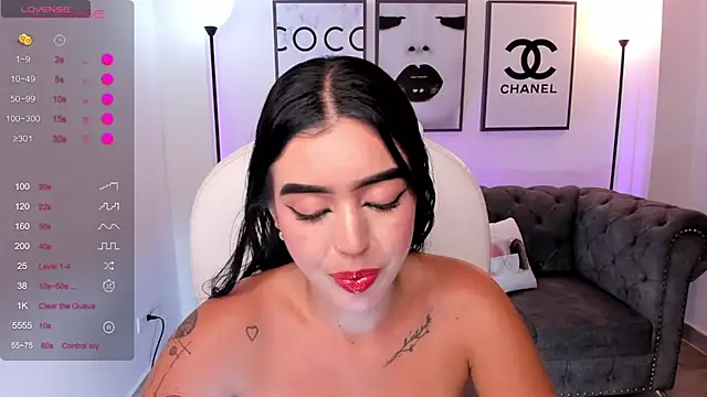 Snapshot of zoee_jackson chatting on January 2025 07:01:02 PM zoee jackson online show from January 2025 07:01:02 PM