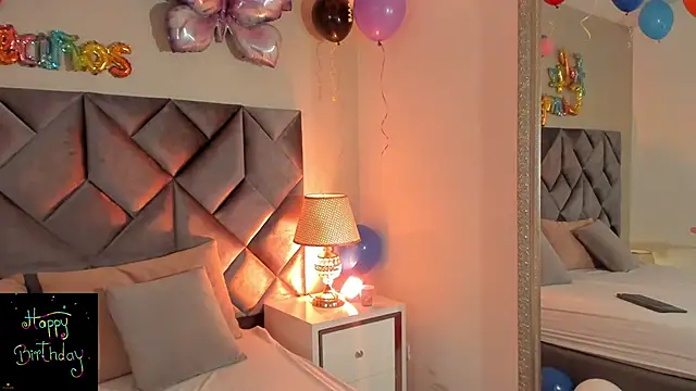 Luisa0110 online show from October 2025 08:37:02 PM