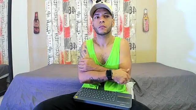 Snapshot of Andrey_u92 chatting on March 2025 08:32:02 PM Andrey u92 online show from March 2025 08:32:02 PM