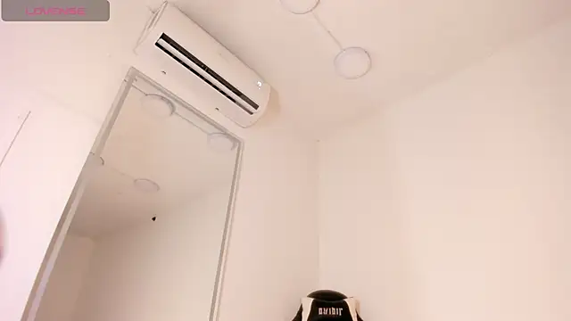 vera candella online show from November 2025 12:05:01 PM