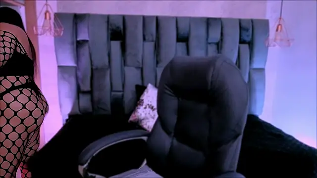 Xisu  online show from April 2026 11:47:02 AM