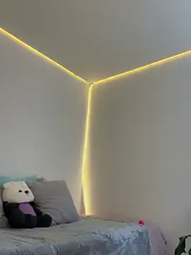 AmmyCollinsW online show from April 2026 07:07:02 PM