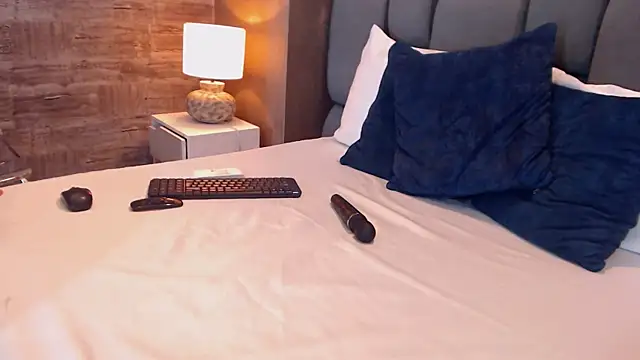 SophieWolkman online show from February 2025 09:30:01 PM