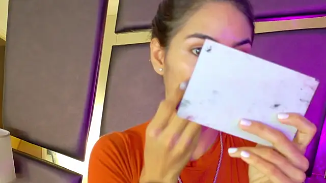 NicoleEsposito online show from October 2025 12:39:02 PM