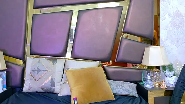 NicoleEsposito online show from March 2026 12:33:01 PM