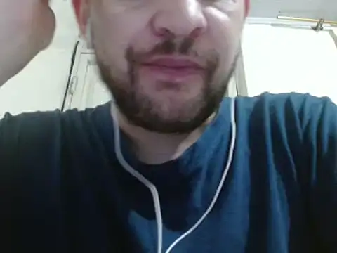 camiloking1720 online show from December 2024 02:43:01 AM